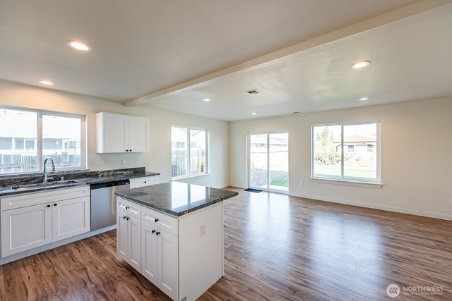 1073 S Grand Drive, Moses Lake, WA 98837