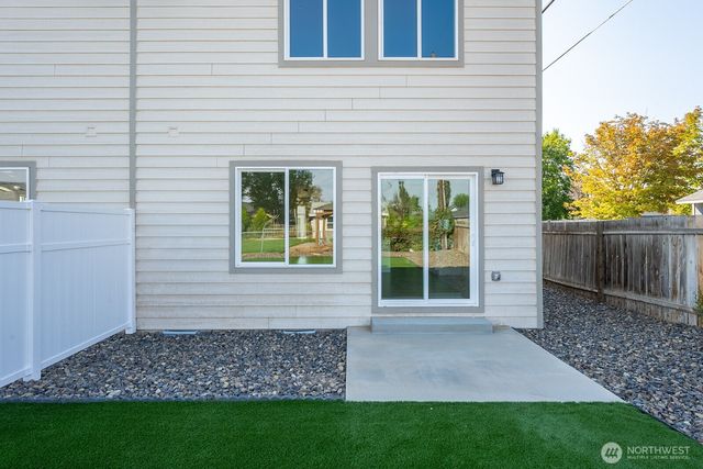 1073 S Grand Drive, Moses Lake, WA 98837