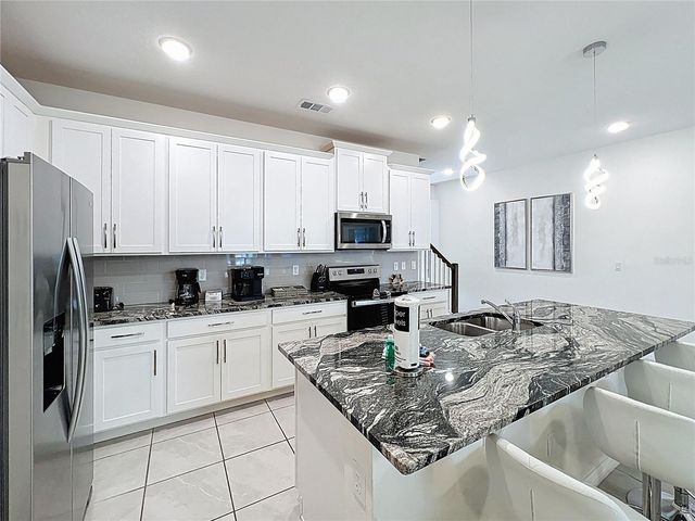 1800 TROPICAL PALMS CIRCLE, Kissimmee, FL 34747