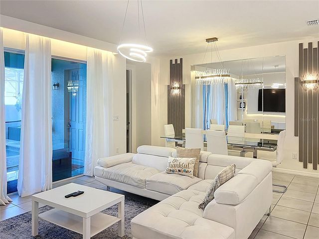 1800 TROPICAL PALMS CIRCLE, Kissimmee, FL 34747