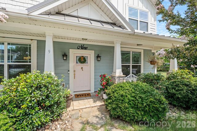9 Winn Street, Greenville, SC 29601