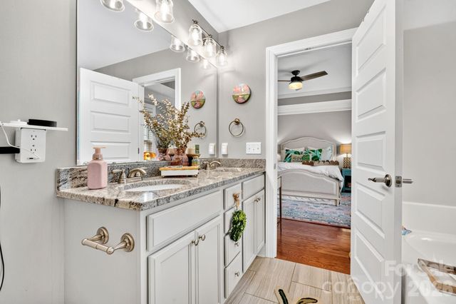 9 Winn Street, Greenville, SC 29601