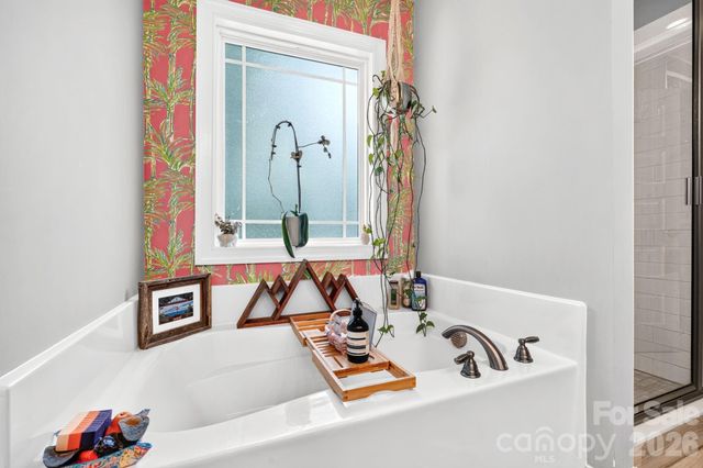 9 Winn Street, Greenville, SC 29601