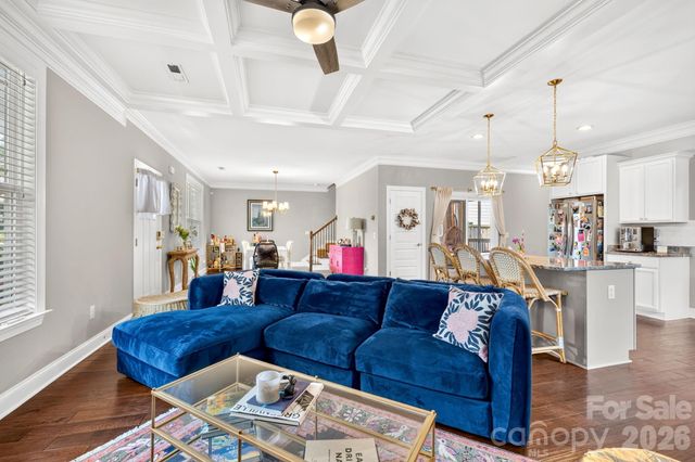 9 Winn Street, Greenville, SC 29601