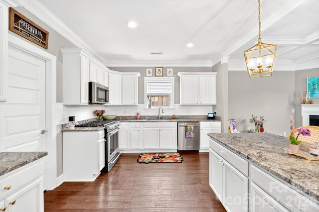 9 Winn Street, Greenville, SC 29601
