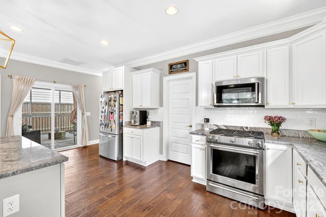 9 Winn Street, Greenville, SC 29601