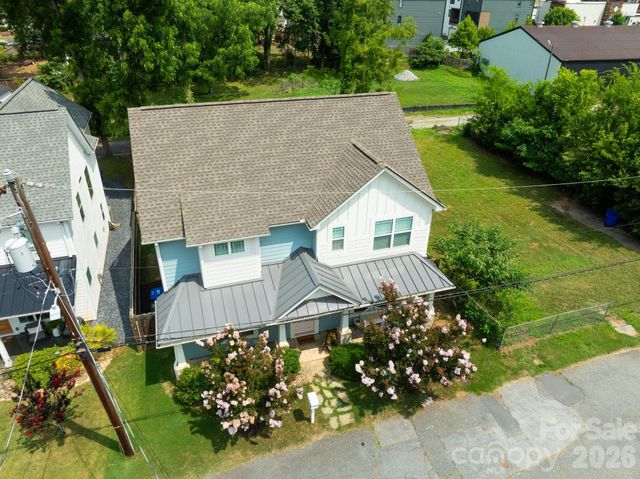 9 Winn Street, Greenville, SC 29601