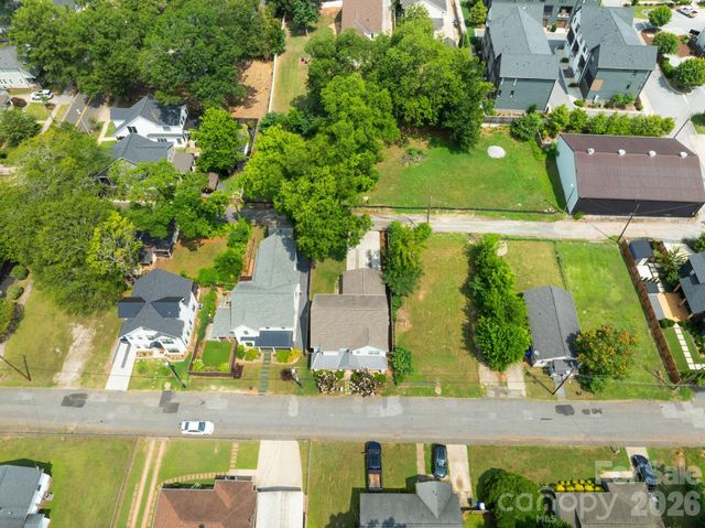 9 Winn Street, Greenville, SC 29601