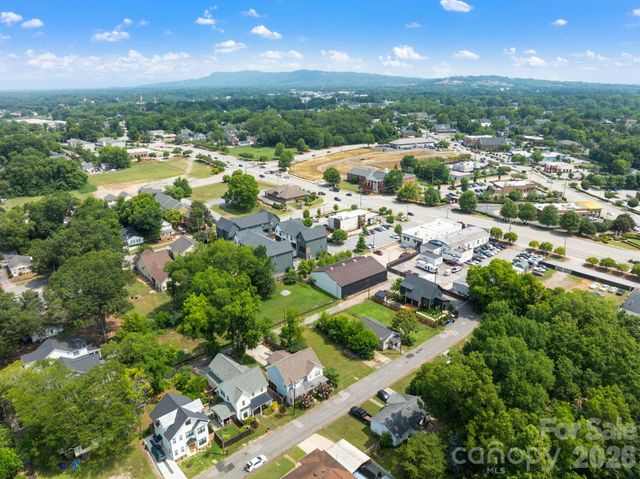 9 Winn Street, Greenville, SC 29601