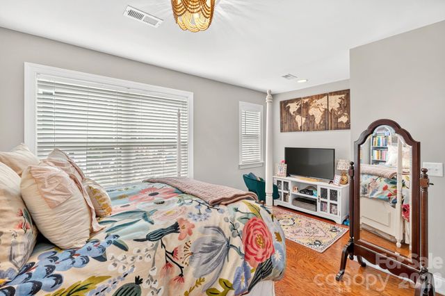 9 Winn Street, Greenville, SC 29601