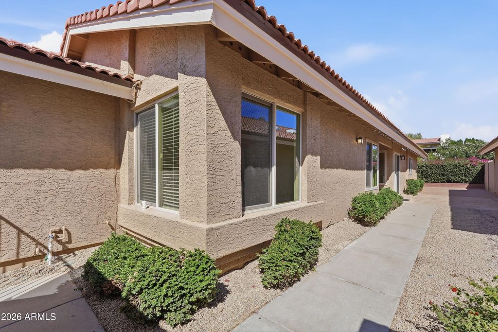 8832 E SUNNYSIDE Drive, Scottsdale, AZ 85260 — photo 5