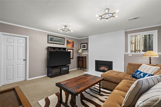 18002 42nd Street Ct E, Lake Tapps, WA 98391