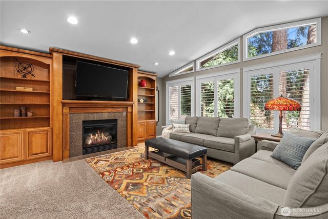 18002 42nd Street Ct E, Lake Tapps, WA 98391