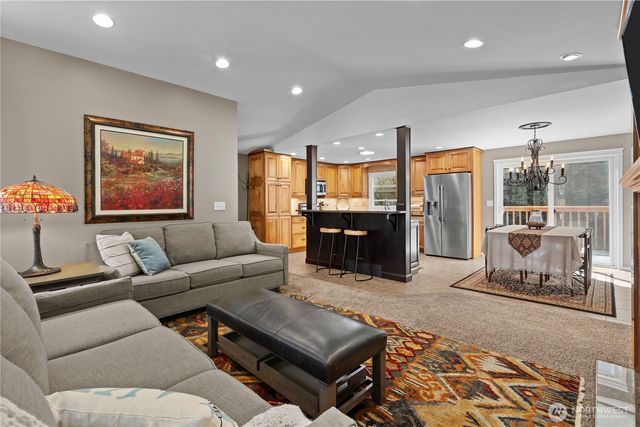 18002 42nd Street Ct E, Lake Tapps, WA 98391