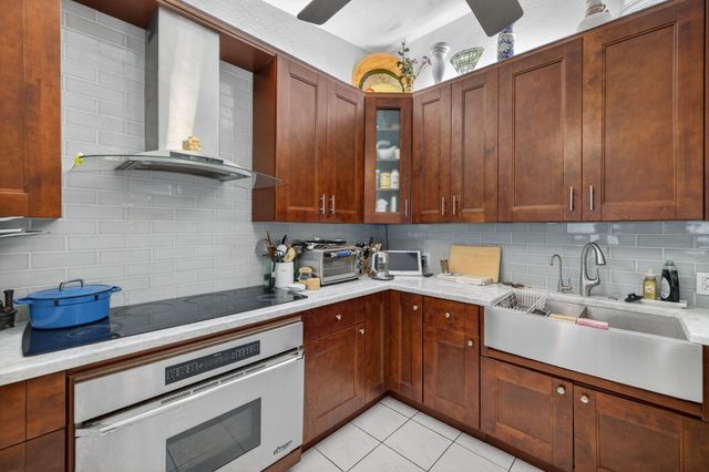 1935 SE 25th Avenue, Fort Lauderdale, FL 33316