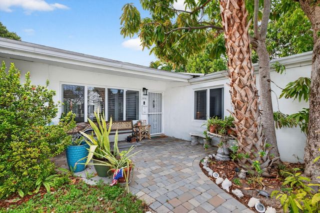 1935 SE 25th Avenue, Fort Lauderdale, FL 33316