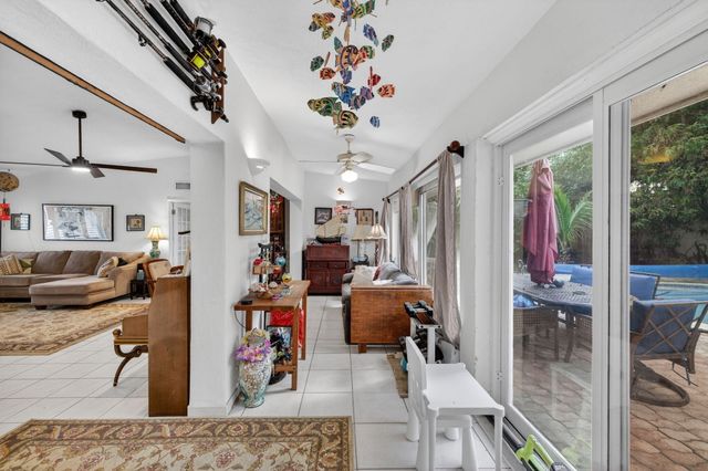 1935 SE 25th Avenue, Fort Lauderdale, FL 33316