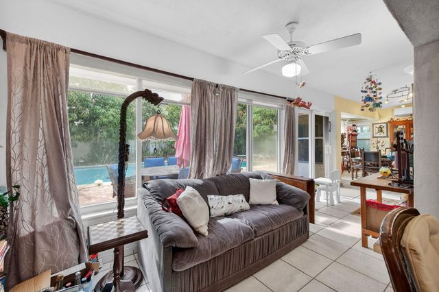 1935 SE 25th Avenue, Fort Lauderdale, FL 33316