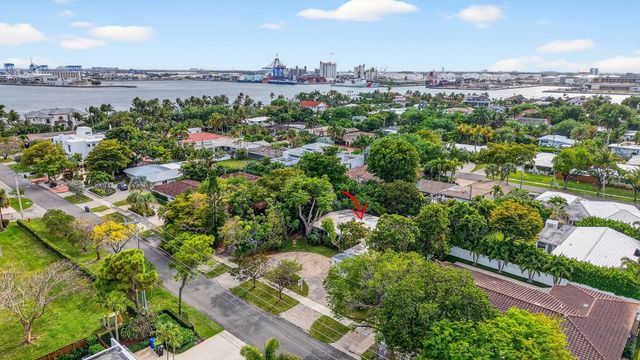 1935 SE 25th Avenue, Fort Lauderdale, FL 33316