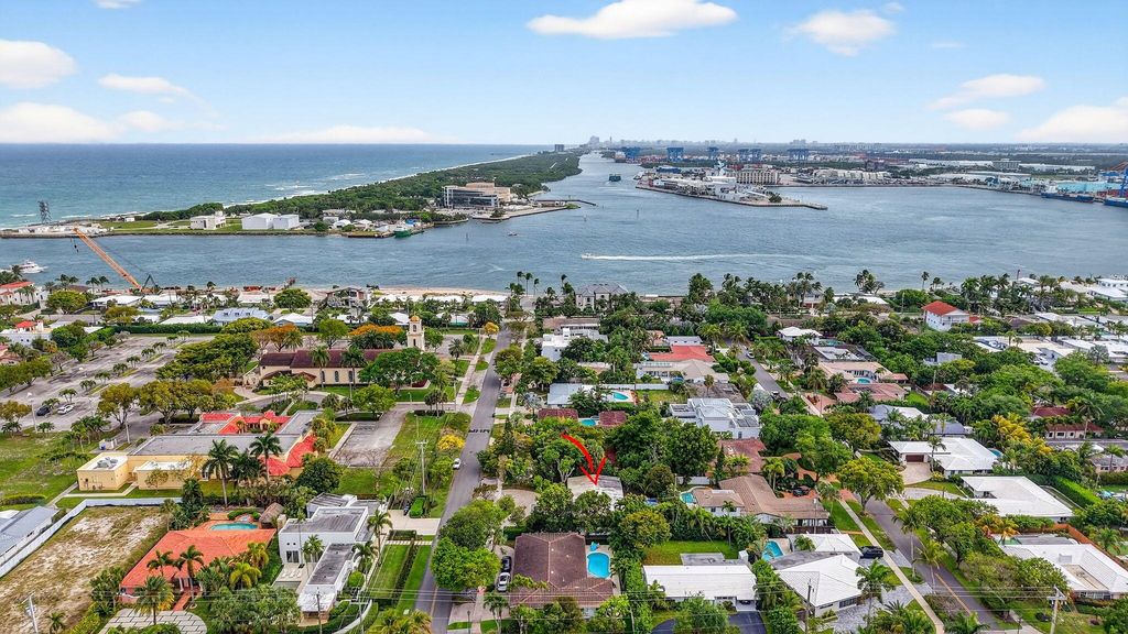 1935 SE 25th Avenue, Fort Lauderdale, FL 33316