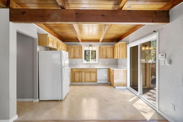 2609 Country Club Dr, Arnold, CA 95223