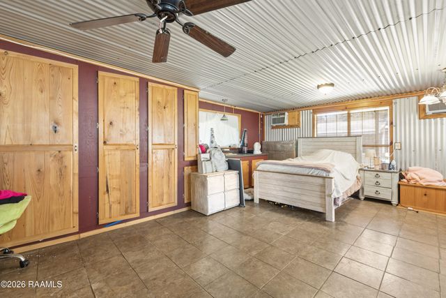 1020 Cyrus Drive, St. Martinville, LA 70582