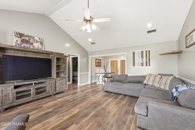 1020 Cyrus Drive, St. Martinville, LA 70582