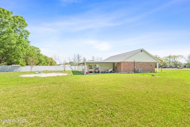 1020 Cyrus Drive, St. Martinville, LA 70582