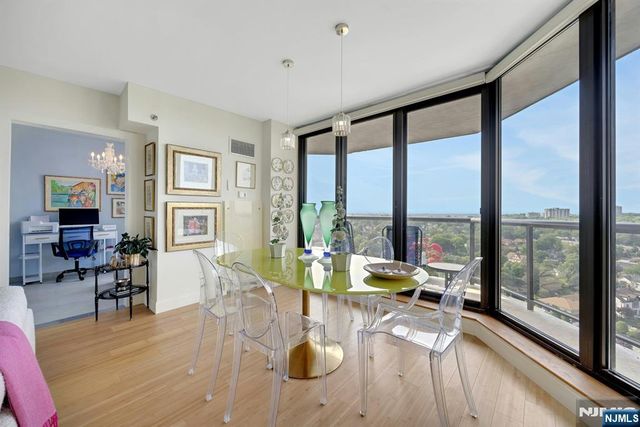 900 Palisade Avenue 17C, Fort Lee, NJ 07024