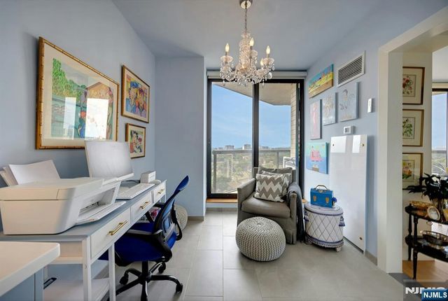 900 Palisade Avenue 17C, Fort Lee, NJ 07024