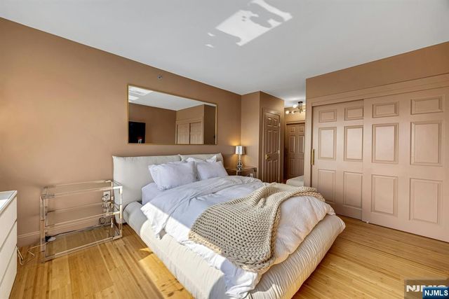 900 Palisade Avenue 17C, Fort Lee, NJ 07024
