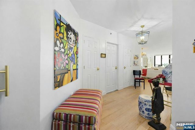 900 Palisade Avenue 17C, Fort Lee, NJ 07024