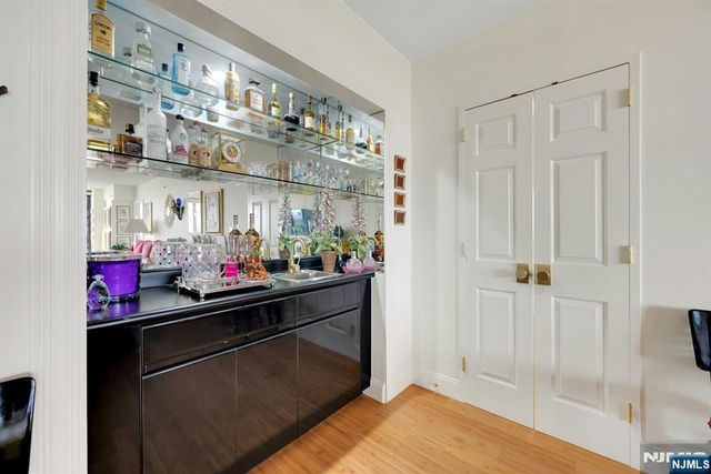 900 Palisade Avenue 17C, Fort Lee, NJ 07024