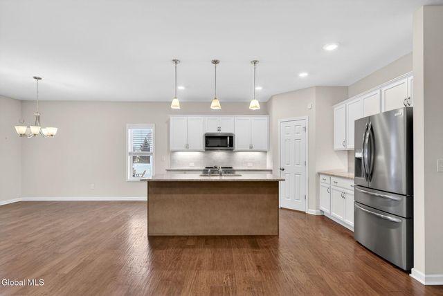 16 Hearthstone Drive, Halfmoon, NY 12118