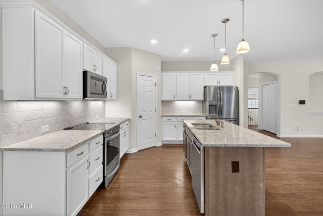 16 Hearthstone Drive, Halfmoon, NY 12118