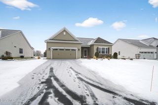 16 Hearthstone Drive, Halfmoon, NY 12118