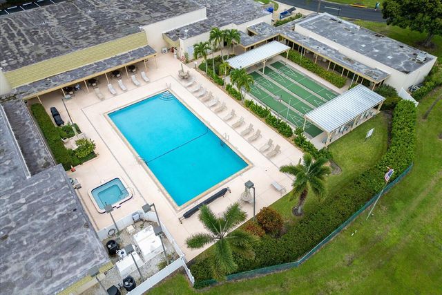 8 Vista Gardens Trail 201, Vero Beach, FL 32962