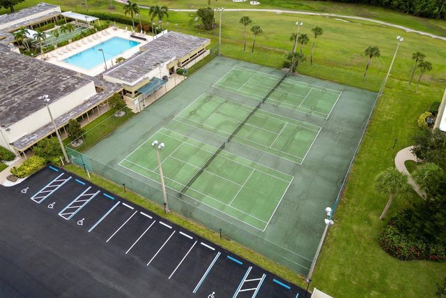 8 Vista Gardens Trail 201, Vero Beach, FL 32962