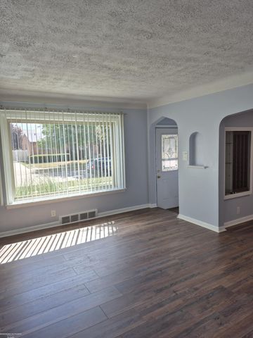 20585 Anita Road, Harper Woods, MI 48225