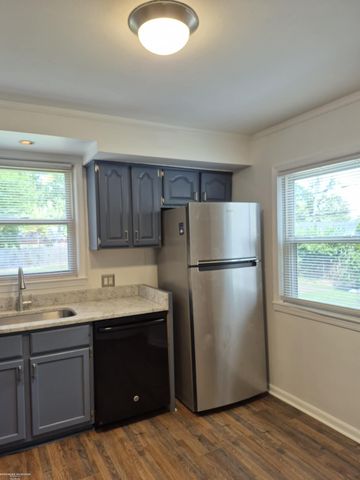 20585 Anita Road, Harper Woods, MI 48225