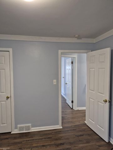 20585 Anita Road, Harper Woods, MI 48225