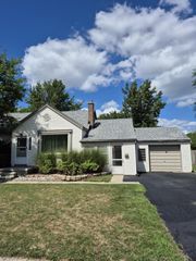 20585 Anita Road, Harper Woods, MI 48225
