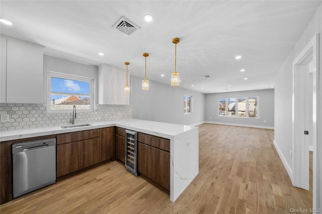 21916 141st Avenue 2, Laurelton, NY 11413