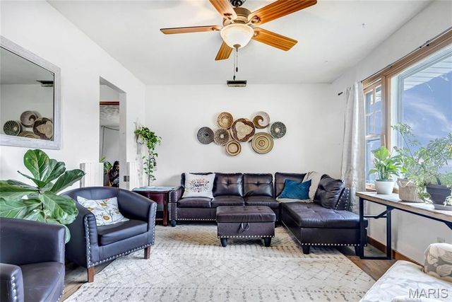 3240 Lynros Drive, St Ann, MO 63074