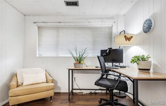 3240 Lynros Drive, St Ann, MO 63074