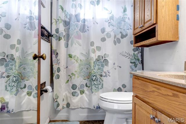 3240 Lynros Drive, St Ann, MO 63074