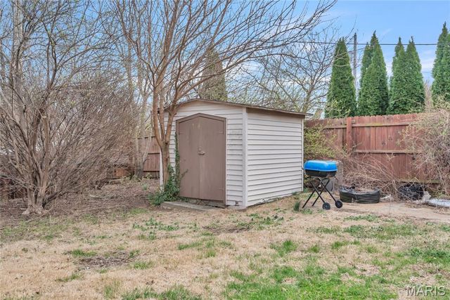 3240 Lynros Drive, St Ann, MO 63074