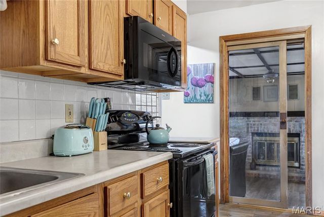 3240 Lynros Drive, St Ann, MO 63074