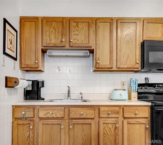 3240 Lynros Drive, St Ann, MO 63074