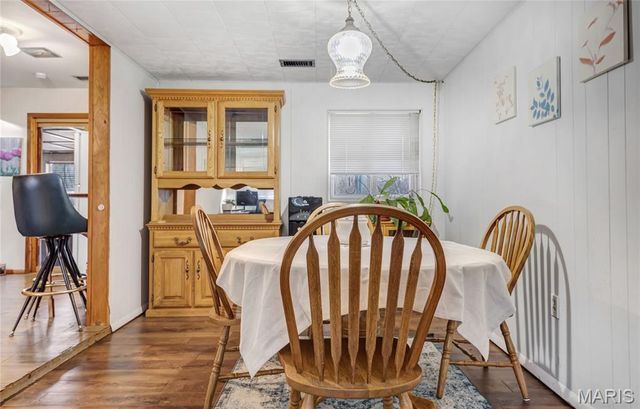 3240 Lynros Drive, St Ann, MO 63074